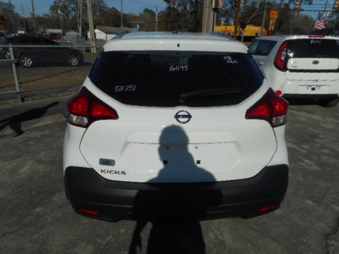 2018 WHITE NISSAN KICKS SR; S; SV (3N1CP5CU7JL) , located at 10405 Abercorn Street, Savannah, GA, 31419, (912) 921-8965, 31.988262, -81.131760 - Photo#6